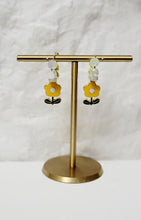 Load image into Gallery viewer, Accessories - Earring : Cute Flower Pair Earring Loop
